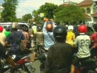 Mabes Polri: Bom Cirebon Targetnya Polisi 108989_ledakan-bom-cirebon_300_225