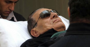 جنايات القاهرة تستأنف محاكمة مبارك اليوم S12012611479