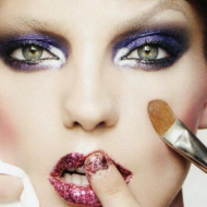 6 Tanda Jika Anda Memakai Terlalu Banyak Makeup