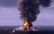 英國石油公司（BP）同意，為2010年的墨西哥灣石油外洩事件支付創紀錄的45億美元罰金，並對在這起造成11名工入喪生的案件中被控的多項罪名認罪。<br>