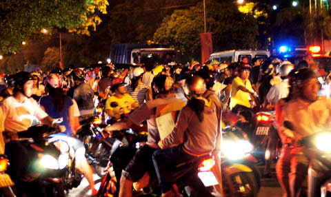 100 cảnh sát vây ráp nhóm giang hồ Sài Gòn Truy-quet-5_035753