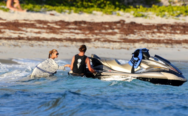 Beyoncé y Jay-Z en la playa!  T30840024