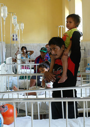 Garoto peruano que abrigava feto de irmão gêmeo na barriga é operado ! Peruano-feto-2-630-jpg_221953