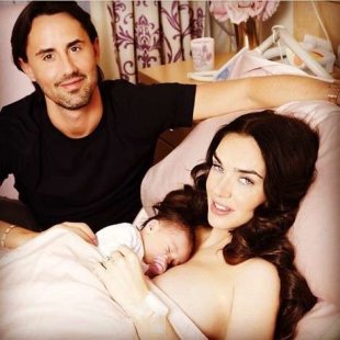 Is This the Most Glamorous Post-Birth Photo — EVER?!
