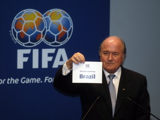La FIFA se enojó y analizaría mudar el Mundial 2014 de Brasil a Estados Unidos