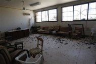 Al menos 16 personas, en su mayoría estudiantes, murieron el domingo en un ataque aéreo que alcanzó una escuela de secundaria en la ciudad de Raqqa, bajo control de los rebeldes, dijeron activistas. REUTERS/Nour Fourat (SYRIA - Tags: POLITICS CIVIL UNREST EDUCATION) - RTR3FETK
