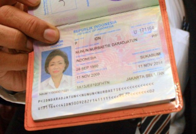 Paspor Nunun (Antara/Muhammad Ryan Wibowo)