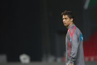 El delantero Cristiano Ronaldo durante un entrenamiento de Portugal el lunes 10 de octubre de 2011. Portugal se mide con Dinamarca el martes por las eliminatorias de la Euro 2012. (AP Foto/POLFOTO, Thomas Sjoerup)