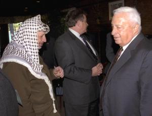 FILE - In this Oct. 21, 1998 file photo, Israeli Foreign …