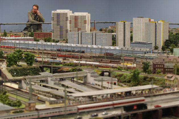 LOXX Miniature Train Landscape …