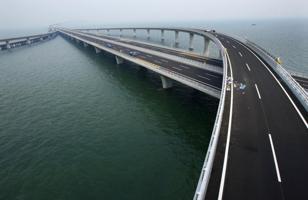 Le plus long pont maritime du monde RTR2OA1B_103638