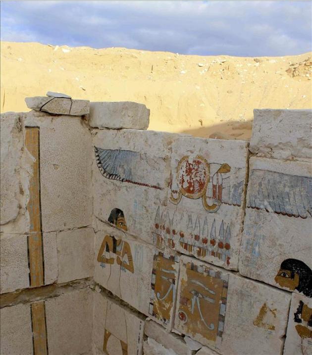 Fotografía facilitada por el Ministerio Egipcio de Antigüedades de la tumba de un faraón desconocido hasta ahora y que probablemente pertenecía a la dinastía Abydos, que gobernó en el segundo periodo 