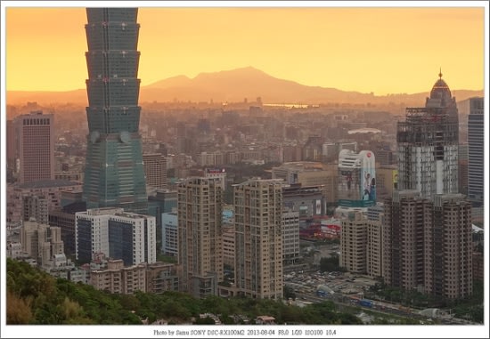 （RX100II 1／20秒、F8、ISO100，自動白平衡，風格設定Land風景，動態範圍最佳化自動Lv5。）