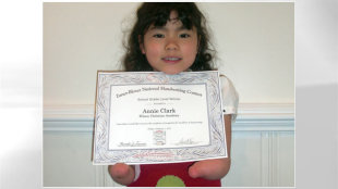 Little girl born Without Hands Wins Penmanship Award Ht-Annie-Clark-nt-120419-wmain-jpg_184520