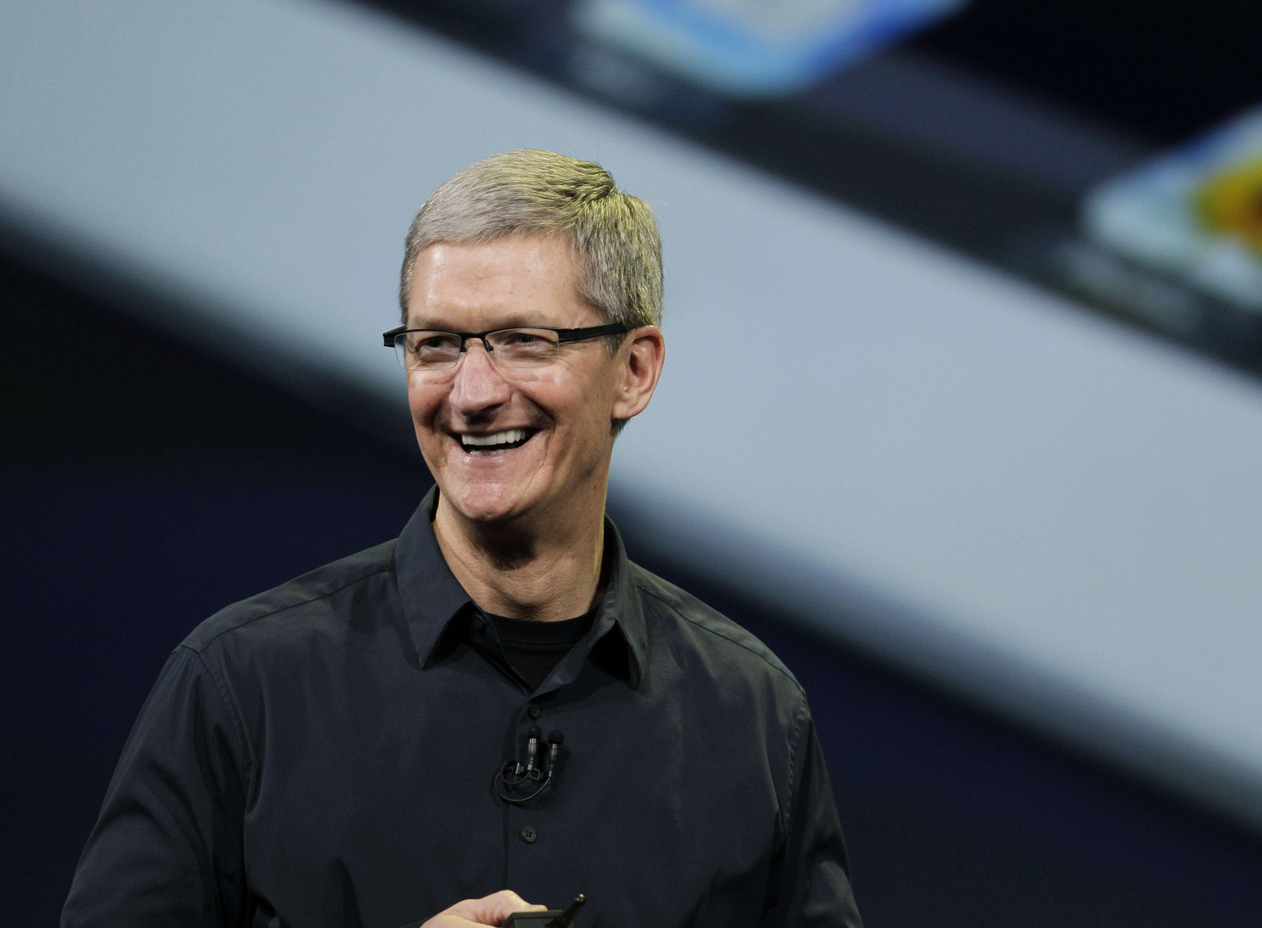  - apple-ceo-tim-cook-emerges-from-steve-jobs-shadow-1