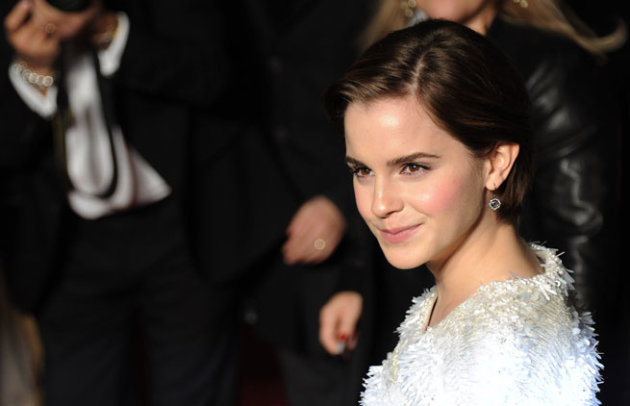Breaking Hair News Emma Watson Ditches her Pixie Crop For Hair Extensions