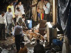 Deadly explosions hit Mumbai, India