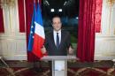 Hollande, sous pression, présentera des «vœux de combat»