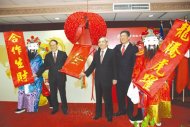 合庫金控舉行新春團拜，董事長劉燈城指出，股東會將訂6月22日召開，內部已規劃現金增資在股東會之後辦理，時點將在第3季。