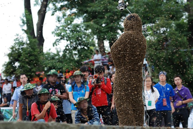 (Foto) Manusia Lebah dari China