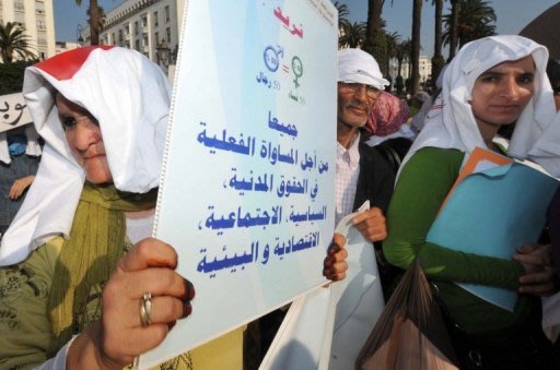مغربيات يتظاهرن للمطالبة بمزيد من الحقوق للنساء في الدستور الجديد في الرباط في 19 ايلول/سبتمبر 2011