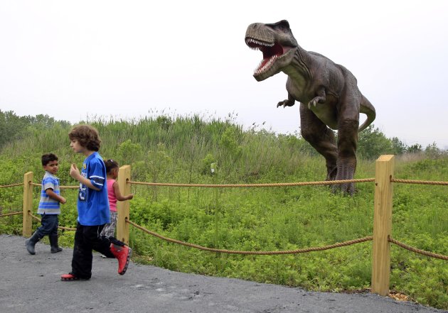 Park of animatronic dinosaurs opens in N.J. Fb4aaba6b401ad0e100f6a70670009fe