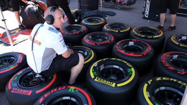 2013, Pirelli tires (AFP)