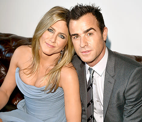 Jennifer Aniston &quot;Very Into the Holiday Spirit&quot; While Shopping for Christmas Trees With Justin Theroux