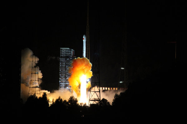 China launches first mission to moon and back