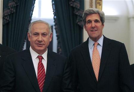 Israeli Prime Minister Benjamin Netanyahu (L) meets with members of the U.S. Senate Foreign Relations Committee including Committee Chairman John Kerry (D-MA) on Capitol Hill in Washington, May 19, 2009. REUTERS/Jason Reed