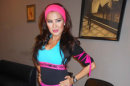 Perkenalkan Zumba, Liza Natalia Dibantu Dancer Nelly Furtado