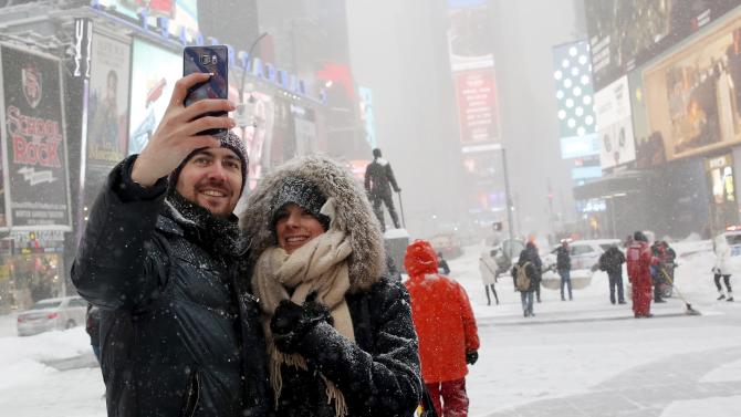 5,000 flights cancelled as Winter Storm Jonas closes in on East Coast with more than 28 inches of snow and 85 million people in its path 2016-01-23T153129Z_1125982407_GF20000104388_RTRMADP_3_USA-WEATHER