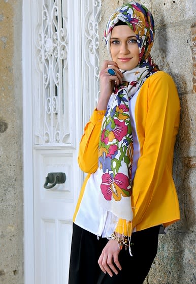  برزت موضة الحجاب المطبع بشكل كبير في عالم الأزياء