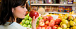 Woman shopping for groceries. (Thinkstock)