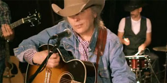 Dwight Yoakam sings '3 Pears' (Ram Country)