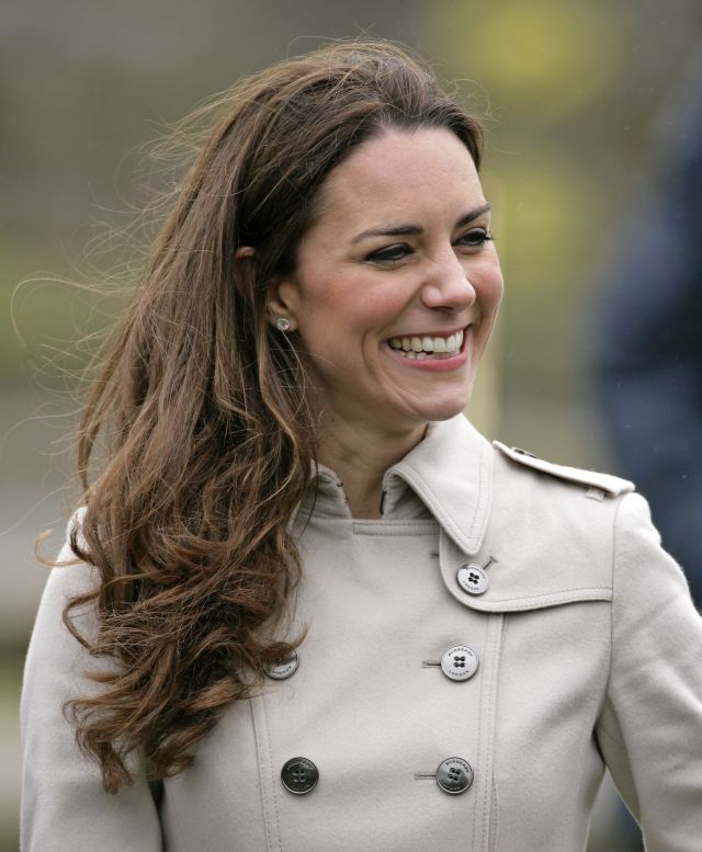 kate middleton red coat prince william going bald. Kate Middleton wearing the