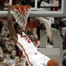 Ohio State's Sam Thompson dunks against Northwestern during the first half of an NCAA college basketball game in Columbus, Ohio, Thursday, Feb. 14, 2013. (AP Photo/Paul Vernon)