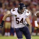 FILE - In this Nov. 19, 2012, file photo, Chicago Bears middle linebacker Brian Urlacher chases a play against the San Francisco 49ers during the second half of an NFL football game in San Francisco. The Bears announced on Wednesday, March 20, 2013, that they were unable to reach a contract agreement with Urlacher, who is an unrestricted free agent for the first time in his career. (AP Photo/Marcio Jose Sanchez, File)