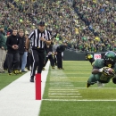 Oregon running back De'Anthony Thomas (6) dives for the end zone against UCLA during an NCAA college football game, Saturday, Oct. 26, 2013, in Eugene, Ore. (AP Photo/The Oregonian, Bruce Ely)