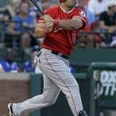 Morales homers from both side of plate in 1 inning (Yahoo! Sports)