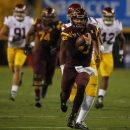 Arizona State quarterback Taylor Kelly (10) runs for forty yards against Southern California during the first half of an NCAA college football game on Saturday, Sept. 28 2013, in Tempe, Ariz. (AP Photo/Rick Scuteri)