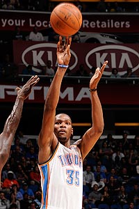 Kevin Durant scored 18 of his 38 points in the fourth quarter.