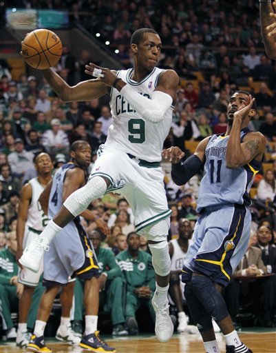 Boston Celtics' Rajon Rondo (9) Passes