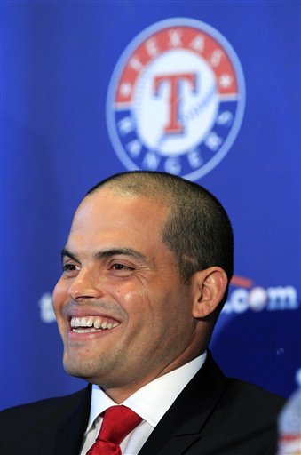 Former Texas Rangers Ivan Rodriguez Smiles