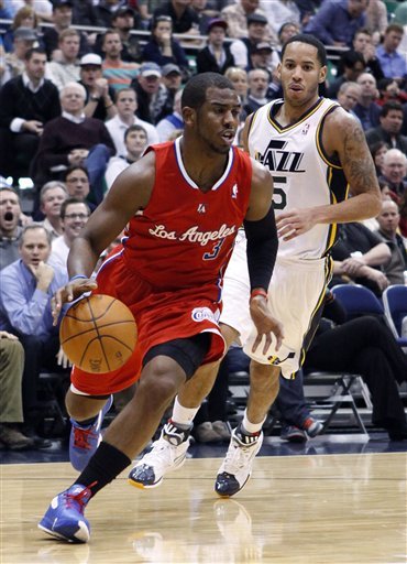 Los Angeles Clippers Guard Chris Paul (3) Drives