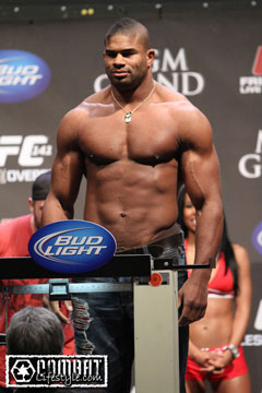 UFC 141 weigh-in: Diaz weight only minor issue, Overeem absolutely massive at 263