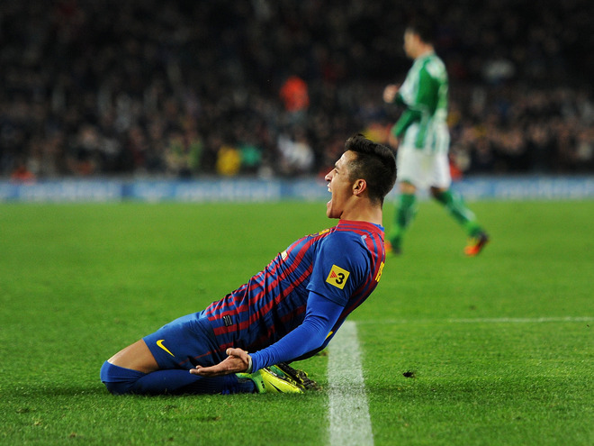  Alexis Sanchez Of FC Barcelona Celebrates