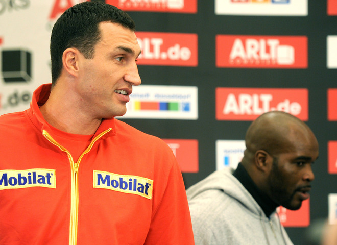 Ukraine's Boxer Wladimir Klitschko (L) And French Opponent Jean-Marc Mormeck Arrive At A Press