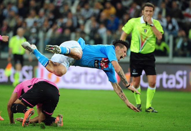 Juventus' Midfielder Of Chile  Arturo Vidal  (L) Fights