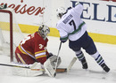 Iginla lifts Flames over Canucks in SO (AP)